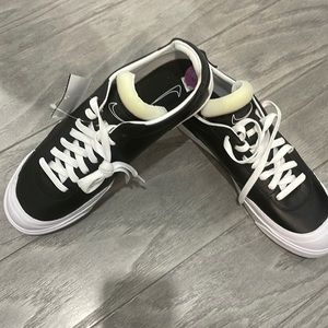 NWT MENS NIKE SNEAKERS
